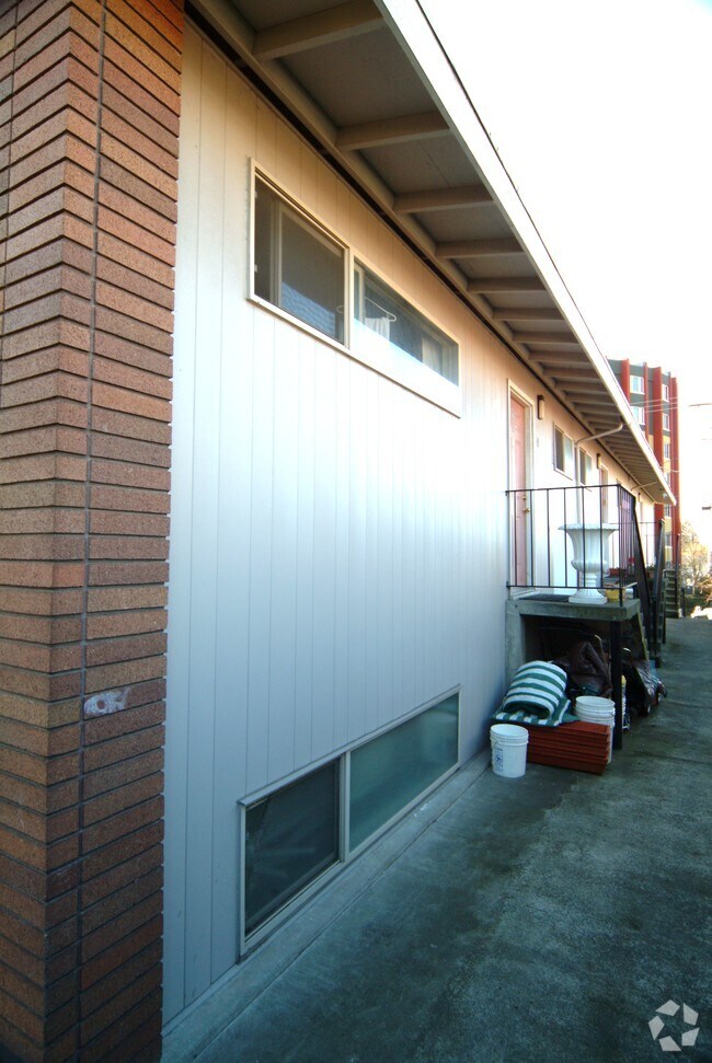 Bruce Apartments Seattle, WA