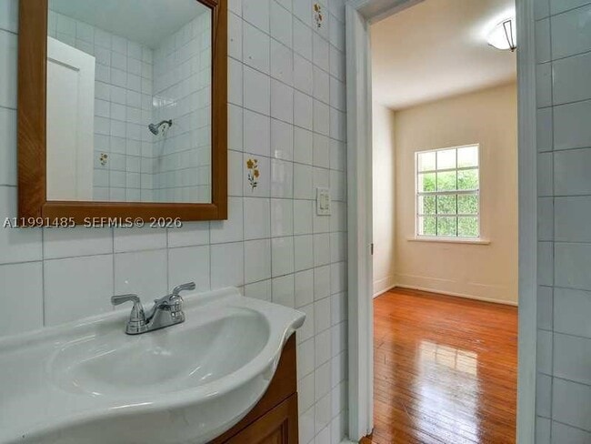 Photo - 1507 Genoa St