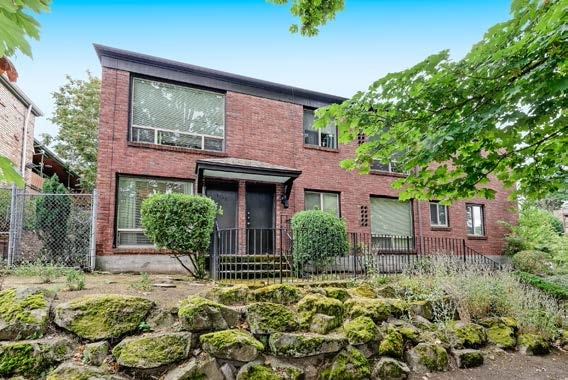 Photo - Ione Court Apartments