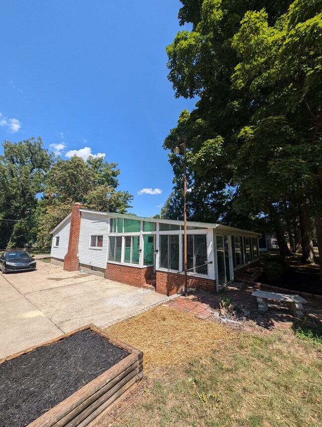 Photo - 4447 Floyd Dr