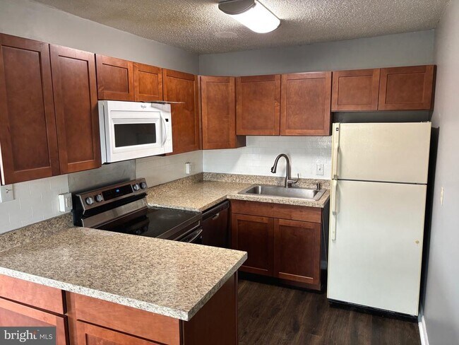 Photo - 44 Courtside Dr Unit B31