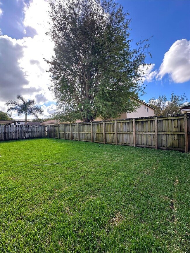 Photo - 8052 NW 198th St