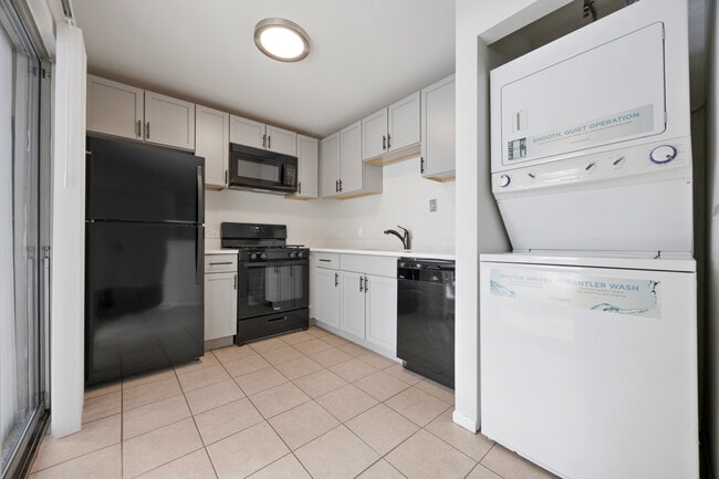 Photo - 21 N Park Blvd Unit B