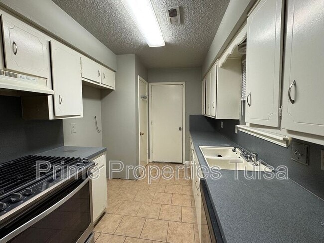 Photo - 10853 E 33rd Pl