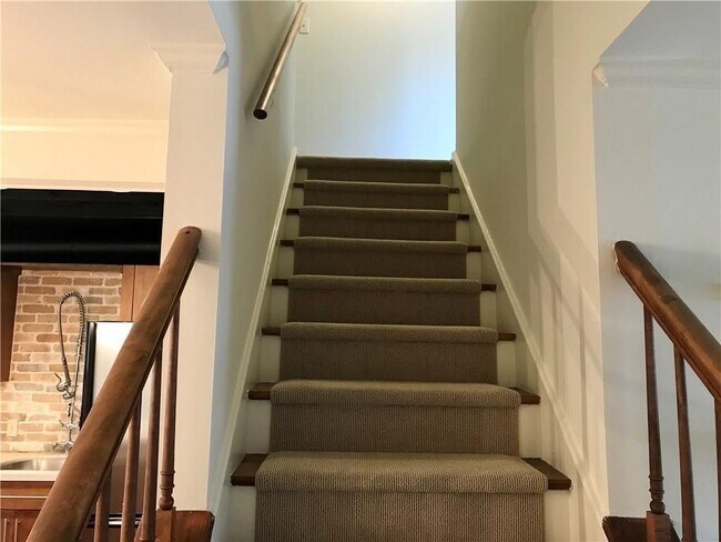 Photo - 75 Roswell Ct NE