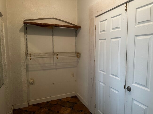 Master closet - 2216 S Salcedo St