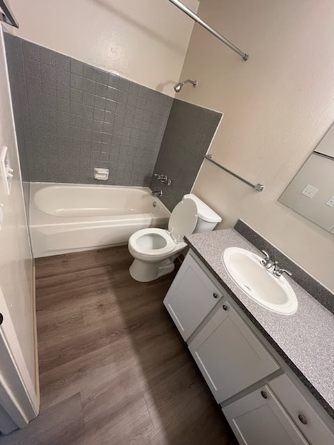 1BR, 1BA - 717 SF