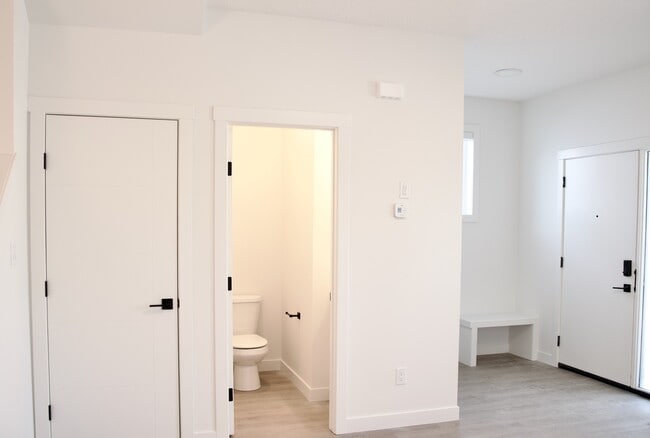 Photo - 9938 162 St NW Unit 5