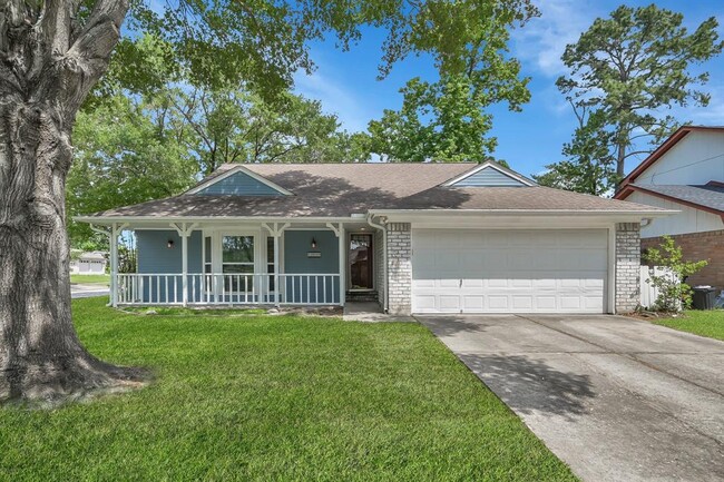 Photo - 2303 Whitelake Dr House