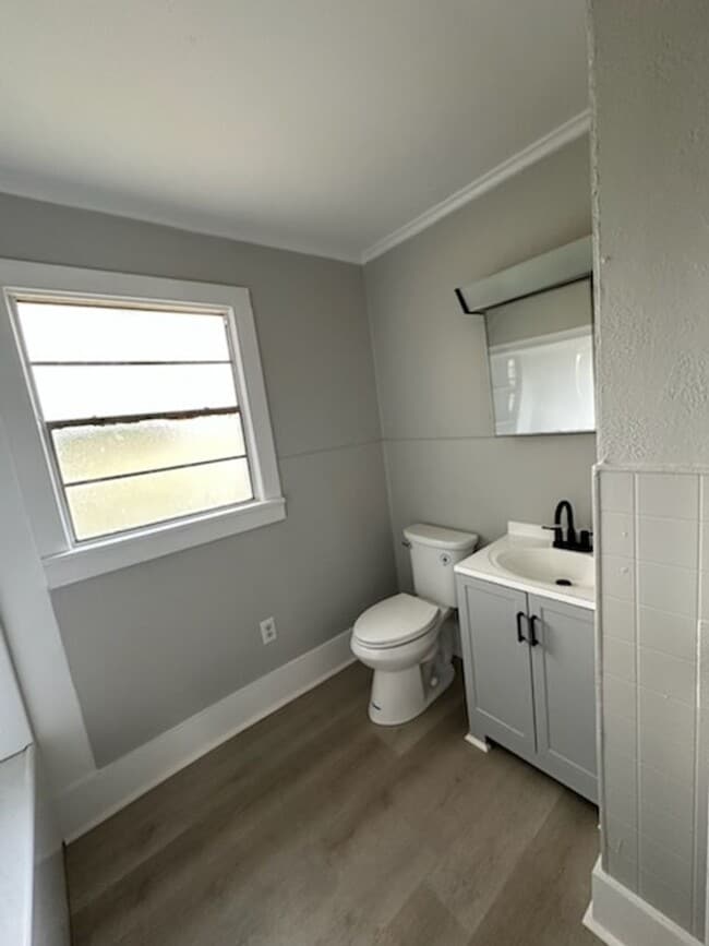 Photo - 701 Whittington St