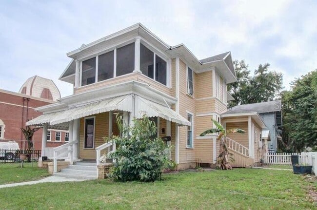 Building Photo - 301 E Palm Ave Unit B