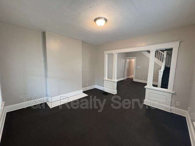 Photo - 1624 Yandes St