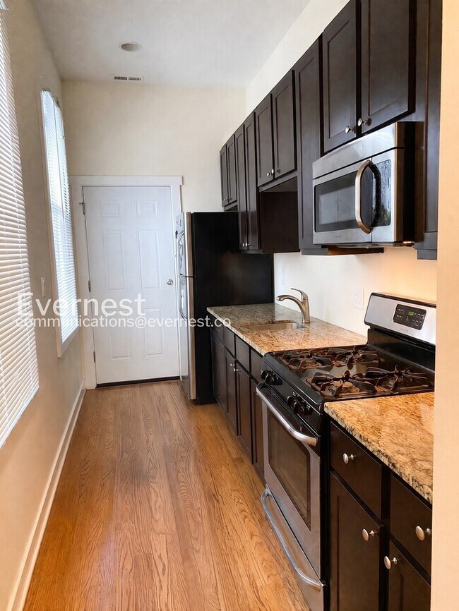 1636 N North Park Avenue Unit 1640 1