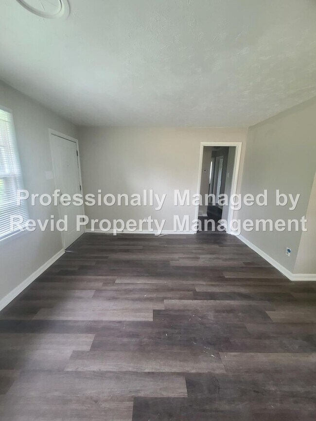 Photo - Beautiful 3 Bedroom Home!