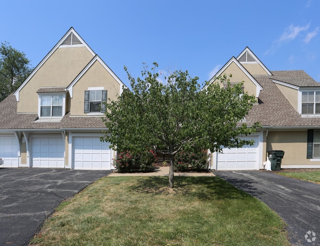 Garage - Three Fountains Apartments