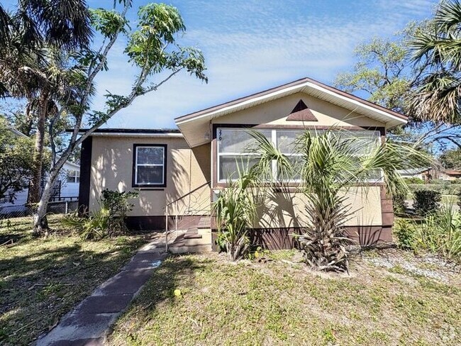 Building Photo - Charming 2-Bedroom Home in St. Petersburg'...