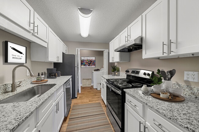 2BD, 2BA - 1000SF - Kitchen - The Vineyards Apartment Homes