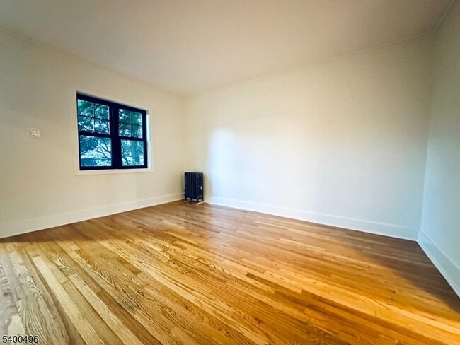 Photo - 355 Valley Blvd