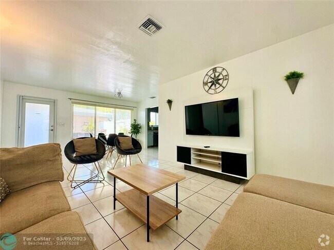 Building Photo - 2924 Middle River Dr Unit 1 Rental