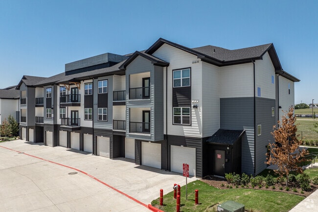 Building Photo - The Dalton Rental