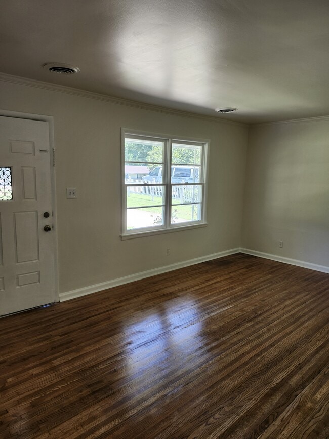 Photo - 2142 Tullis Dr