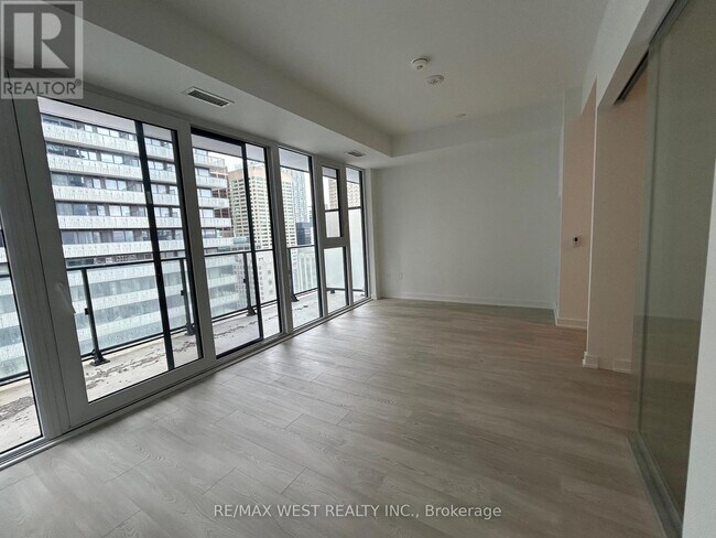 Photo - 634 Church St Unité 2311