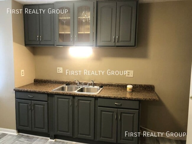 Photo - 330 Verona Rd