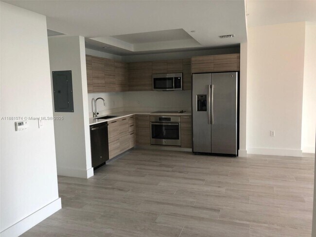 Photo - 121 NE 34th St Unit 812