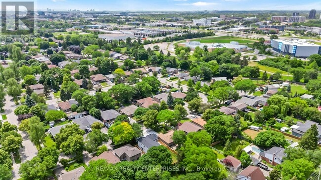 Photo - 1495 Thetford Ct