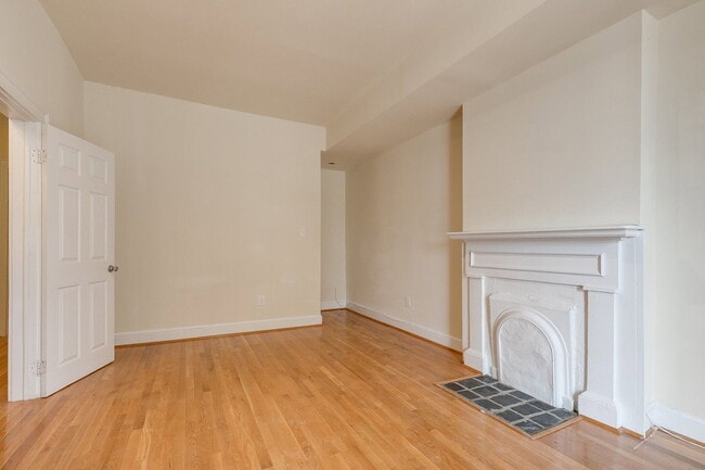 7 W Leigh St