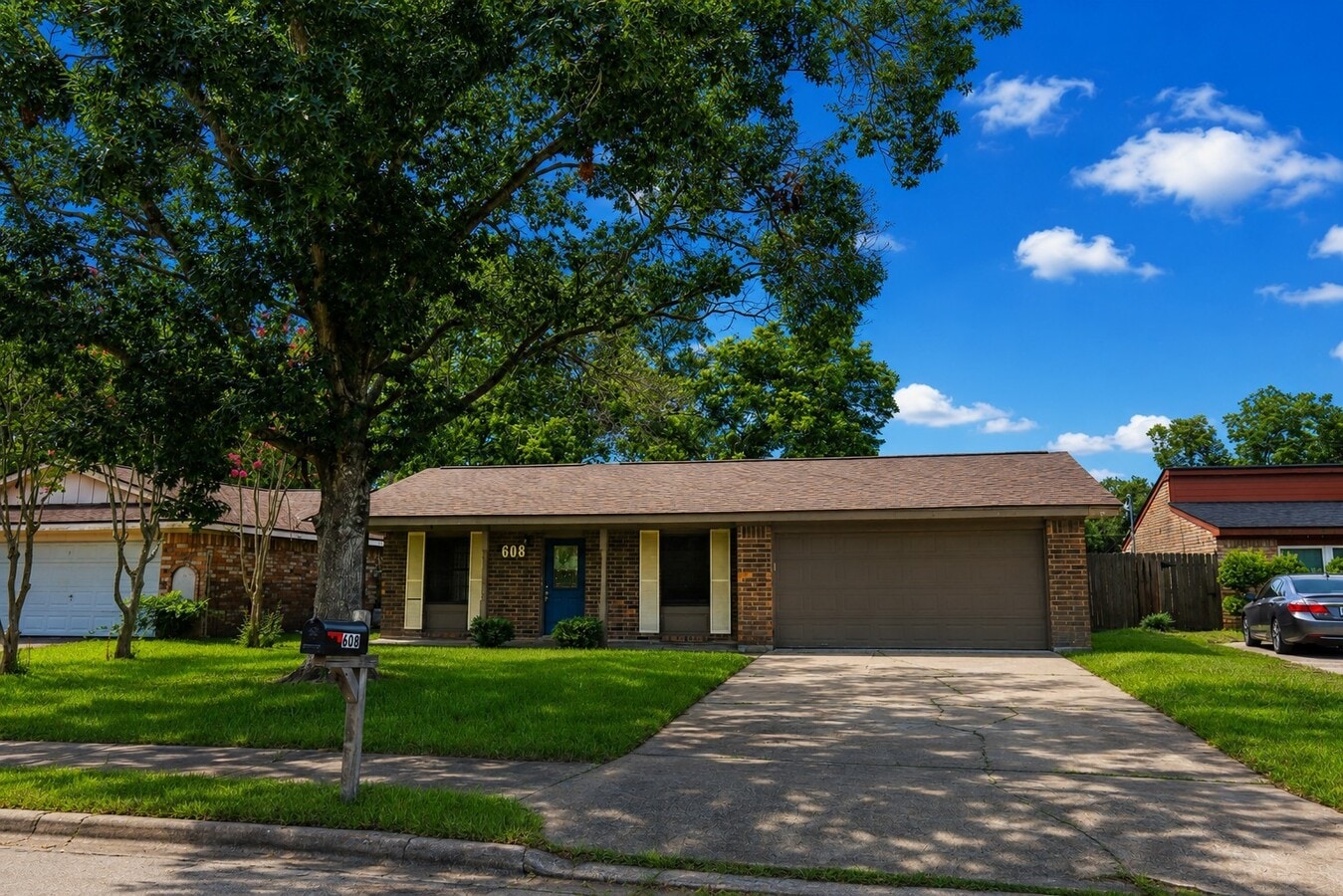Photo - 608 N Plantation Dr
