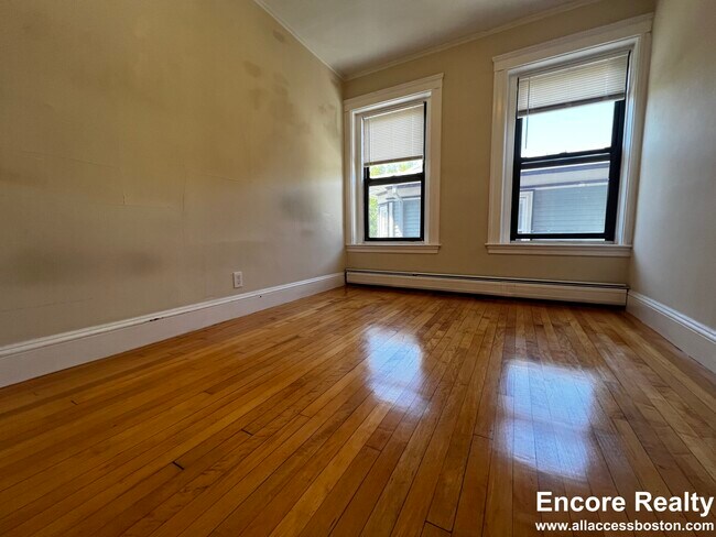 Photo - 9 Upland Rd Unit 5