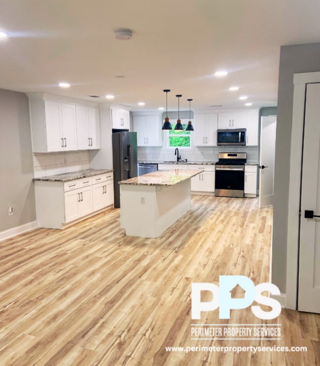 Photo - 254 Carruth Dr SE
