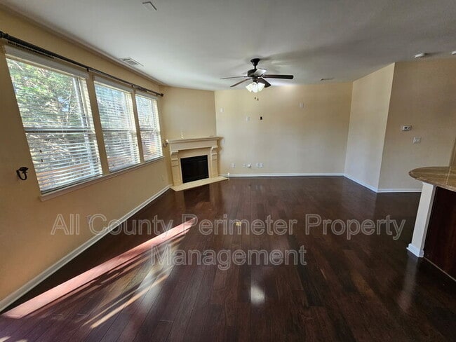 Photo - 1597 Trailview Way NE