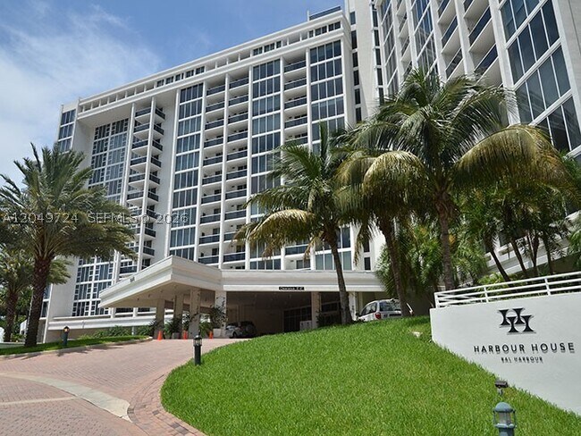 Building Photo - 10275 Collins Ave Unit 335