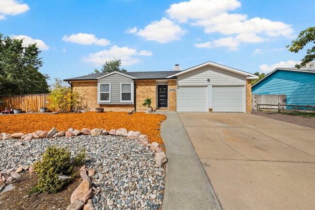 Building Photo - 901 Candlestar Loop N