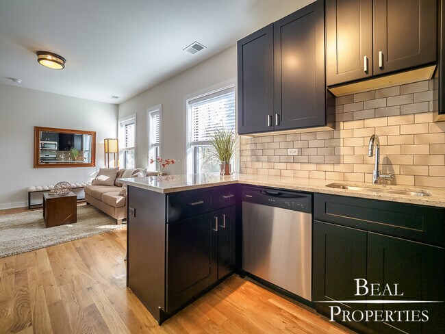 Photo - 2203 W Eastwood Ave Unit 1