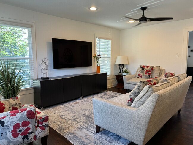 Photo - 8714 San Benito Way