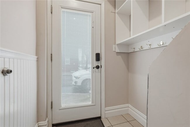 116 S 17th St Unit 2