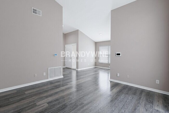 Photo - 2406 S Lake Ave