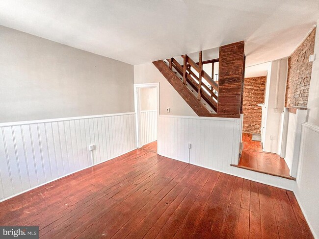 Photo - 310 E Miner St