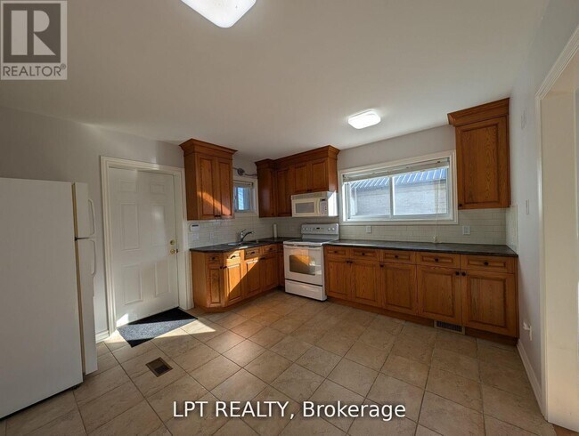 Photo - 9 Atkinson Ave