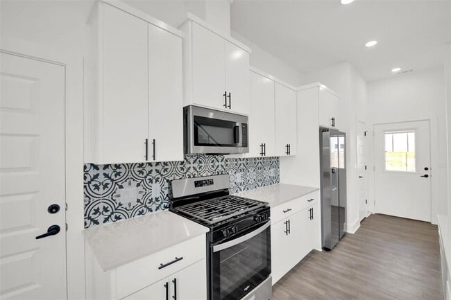 Photo - 7603 Carver Ave