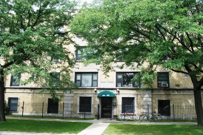 Building Photo - 1901 W Wilson Ave Unit 1907-1D