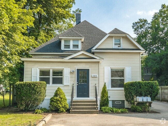 Building Photo - 305 Twelve Mile Rd Unit 1 Rental