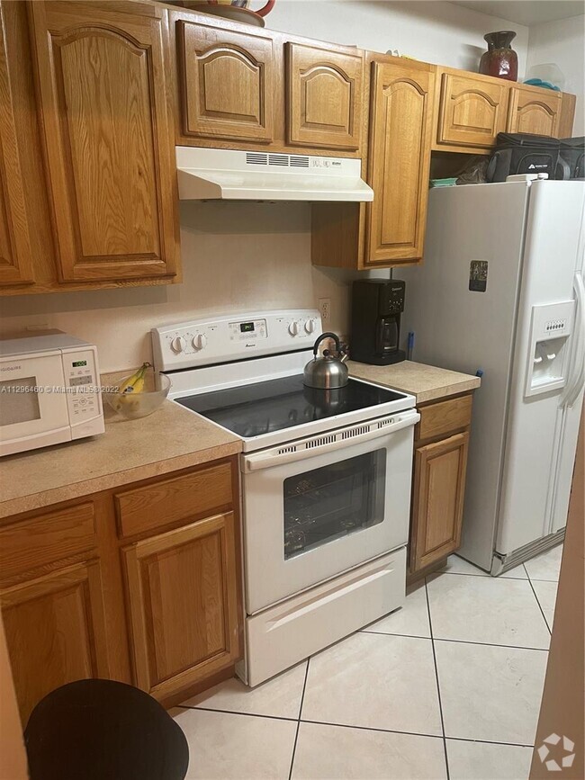 Building Photo - 2912 NW 55th Ave Unit 1C Rental