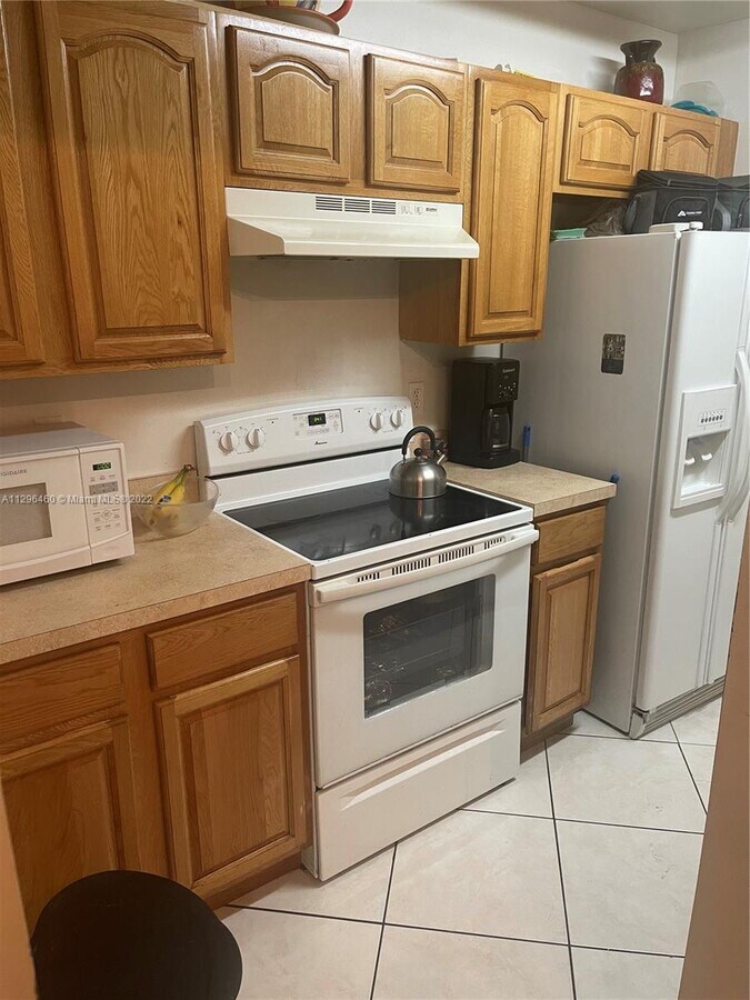 Photo - 2912 NW 55th Ave Unidad 1C Rental