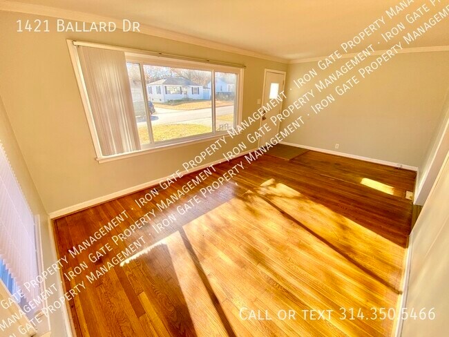 Photo - 1421 Ballard Dr