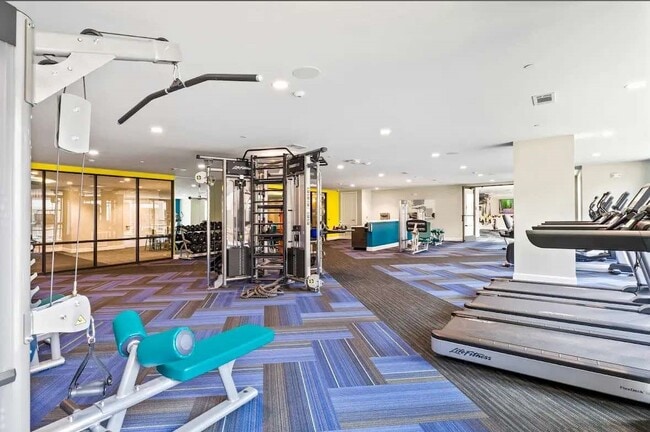 Building Photo - 7204 Town Center Blvd