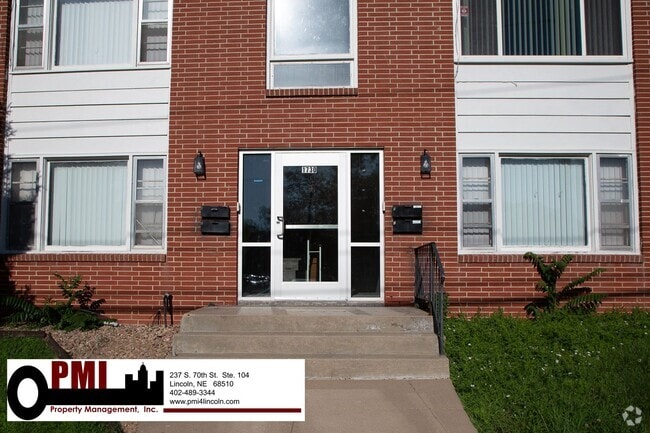 Building Photo - 1730 S 17th St Unit 1730 S. 17th Street #3 Rental